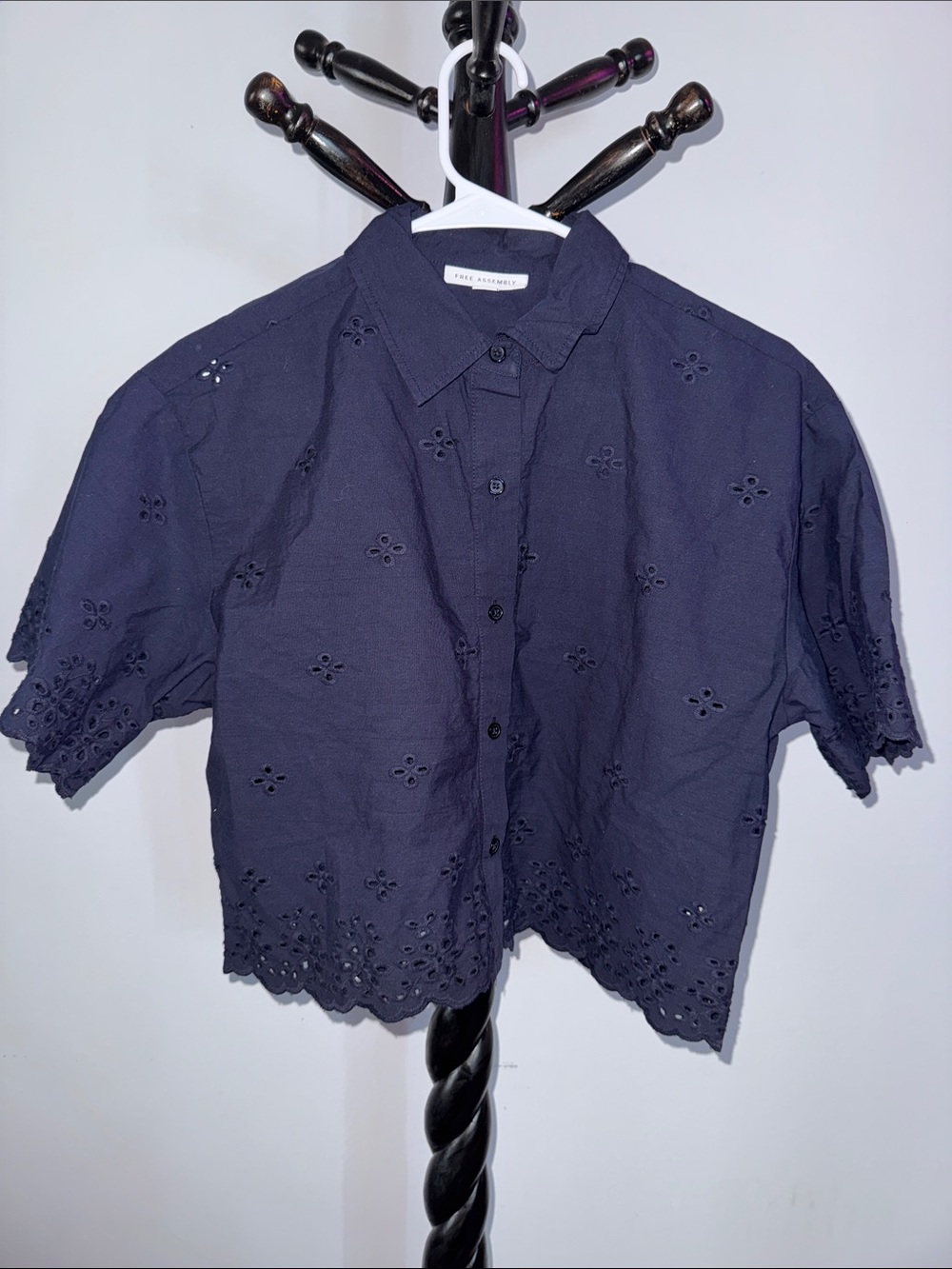 Aritzia Navy Eyelet Cropped Button-Down Shirt 20.T